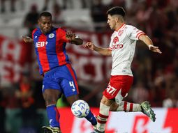 San Lorenzo venció a Instituto en Córdoba y es líder