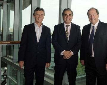 {altText(,#Elección 2015: Macri y Sanz respaldaron a su candidato en La Rioja)}