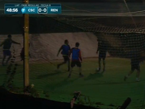 Viral: se cortó la luz en pleno partido y los relatores transmitieron un picadito