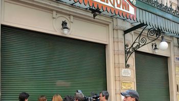 hubo destrozos en el cafe tortoni y otros bares portenos hubo destrozos en el cafe tortoni y otros bares portenos