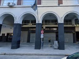 Una explosión en la Escuela de Gendarmería dejó heridos y obligó a evacuar el edificio