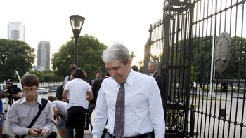 anibal dispara contra carrio: esta sucia como una papa anibal dispara contra carrio: esta sucia como una papa