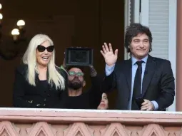 Bronca en Telefe por la foto de Susana Giménez con Javier Milei en Casa Rosada. Bronca en Telefe por la foto de Susana Giménez con Javier Milei en Casa Rosada.