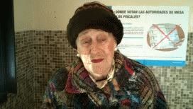 un ejemplo: una anciana de 90 anos voto en las elecciones un ejemplo: una anciana de 90 anos voto en las elecciones