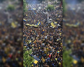 River y Boca ya están camino al Monumental: así los esperan los hinchas