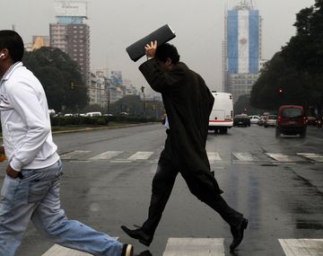 Anuncian lluvias para todo el día en la Capital y el Conurbano