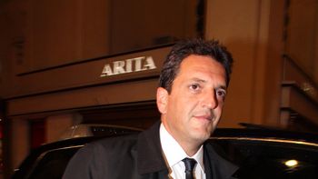 acusan a massa de impedir a funcionario tomar juramento a la bandera a alumnos en tigre acusan a massa de impedir a funcionario tomar juramento a la bandera a alumnos en tigre