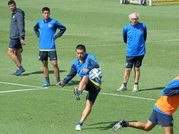 riquelme se prepara para volver a ser titular: hizo siete goles en la practica riquelme se prepara para volver a ser titular: hizo siete goles en la practica