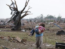 ascienden a 91 los muertos por el tornado en oklahoma ascienden a 91 los muertos por el tornado en oklahoma