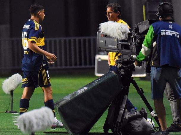 Se encendieron las alarmas en Boca: Miguel Merentiel pidió el cambió ante Olimpia