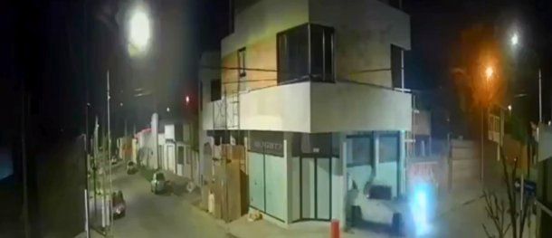 Tandil: una pareja robó una 4x4 de una concesionaria y la sacó por la vidriera