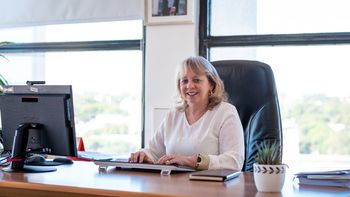 Silvia Emaldi, presidenta de UTE, destacó que en la gestión se invertirán, hasta que finalice, unos 1.370 millones de dólares. Silvia Emaldi, presidenta de UTE, destacó que en la gestión se invertirán, hasta que finalice, unos 1.370 millones de dólares.