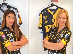 Olimpo también estrena camiseta y no se achica frente a River