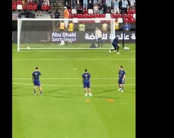 Afinando la puntería: el golazo de Messi en la previa de Argentina-Emiratos