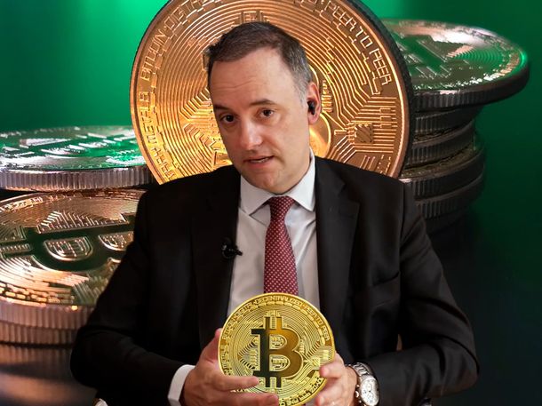 Qué decía Manuel Adorni sobre la posibilidad de invertir en Bitcoin antes de ser funcionario