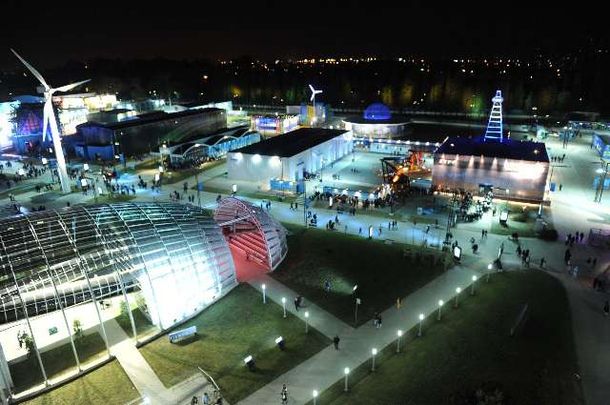 Preparan una cumbre de intelectuales en Tecnópolis
