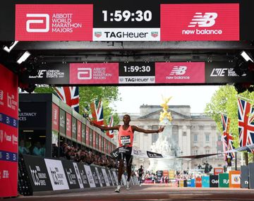 Hito mundial en Londres: Sabastian Sawe se convirtió en el primer atleta en correr un maratón en menos de dos horas