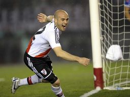 river aplasto 5-0 a godoy cruz en el monumental river aplasto 5-0 a godoy cruz en el monumental