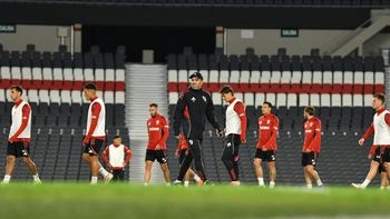 coudet apuesta a la rotacion en river: guarda titulares para viajar a venezuela