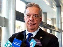 El titular del MGAP, Fernando Mattos, se reunión con el director de la FAO para trabajar en la cooperación del organismo con Uruguay. El titular del MGAP, Fernando Mattos, se reunión con el director de la FAO para trabajar en la cooperación del organismo con Uruguay.