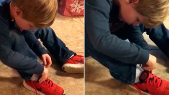 Un nene se vuelve viral por la forma en la que se ata los cordones Un nene se vuelve viral por la forma en la que se ata los cordones