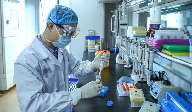 La vacuna china contra el coronavirus logró una rápida respuesta inmunológica