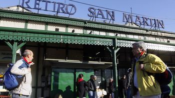 ferroviarios amenazan con un paro total de trenes para este miercoles ferroviarios amenazan con un paro total de trenes para este miercoles