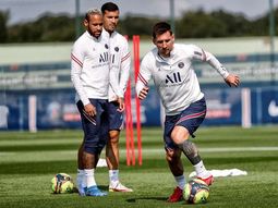 Messi entrenó hoy junto a Mbappé en la previa a su posible debut en el PSG