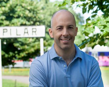 Nicolás Ducoté, intendente de Pilar