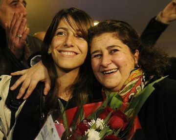La llegada al a país de la primera refugiada siria, Haneen Nasser