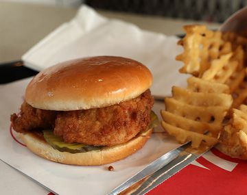 Viral vergonzoso: restaurante ofrecía comida como único pago