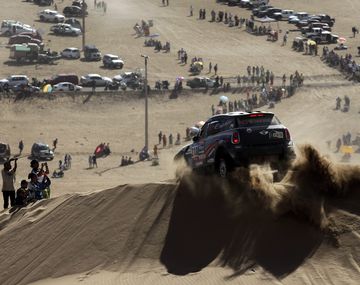 Dakar: Vladimir Vasilyev se quedó con la quinta etapa