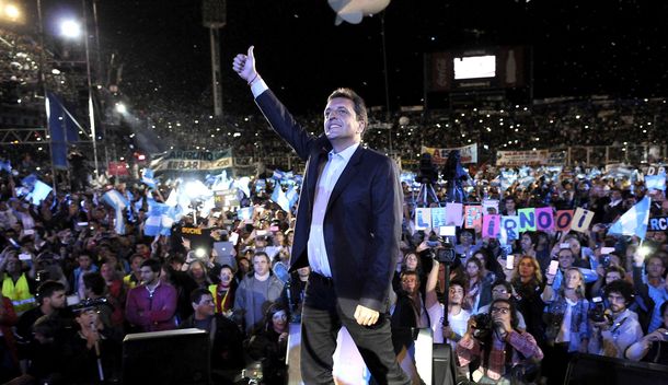 Massa anunciará a las 19 si declina o no su precandidatura presidencial