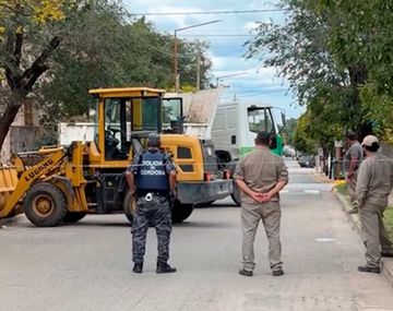 Macabro hallazgo en Deán Funes: encontraron un feto en un frasco en plena vía pública