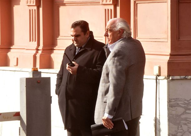 Cuarto intermedio en la reunión entre la UTA y el Gobierno para evitar el paro