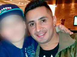 El nene fue picado en el cuello por el alacrán El nene fue picado en el cuello por el alacrán