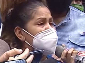 Marcha por la violación a una joven en una entrevista laboral: Señora jueza, defienda a mi hija