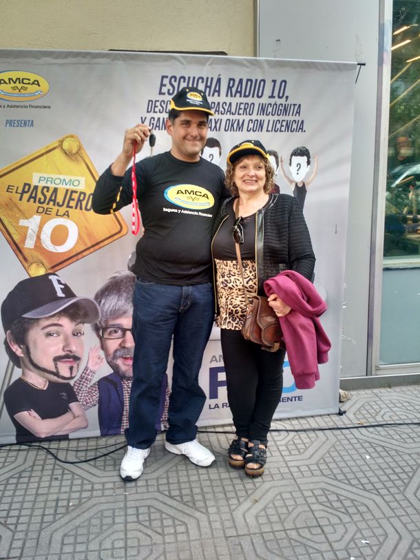 El taxi de Radio 10 ya tiene dueño: lo ganó Adrián Corvalán, de Villa Luzuriaga