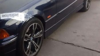 Un BMW, uno de los vehículos secuestrados Un BMW, uno de los vehículos secuestrados