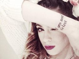 violetta revoluciona las redes sociales con su nuevo tatuaje violetta revoluciona las redes sociales con su nuevo tatuaje