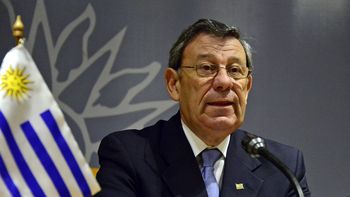 en uruguay descartan aplicar la clausula democratica a venezuela que pedira macri en uruguay descartan aplicar la clausula democratica a venezuela que pedira macri