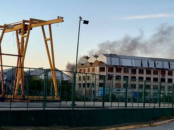 Voraz incendio en una fábrica de Avellaneda