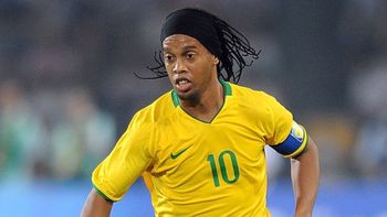 ronaldinho vuelve a la seleccion brasilena de la mano de scolari ronaldinho vuelve a la seleccion brasilena de la mano de scolari