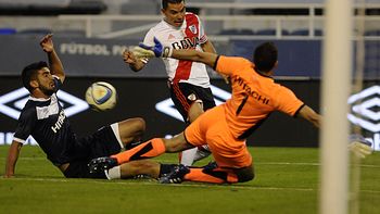 el arco cerrado: mira el inexplicable gol que erro el conejo saviola el arco cerrado: mira el inexplicable gol que erro el conejo saviola