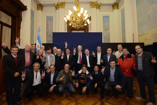 De cara a las PASO, Domínguez suma el apoyo de intendentes a su precandidatura