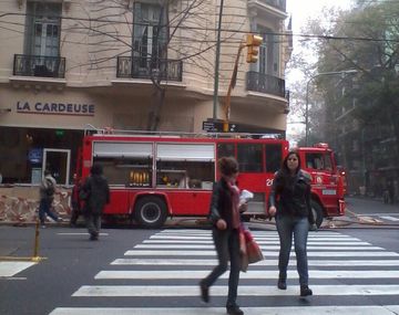 Susto en Palermo por el incendio de una perfumería