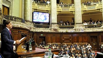 Luis Lacalle Pou brindó su discurso de rendición de cuentas ante la Asamblea General. Luis Lacalle Pou brindó su discurso de rendición de cuentas ante la Asamblea General.