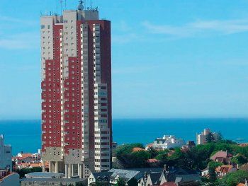 Torres de Manantiales, el gigante de Hernán Lombardi que deja a los turistas encerrados en ascensores