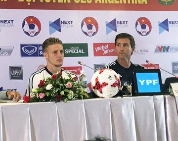 Ascacibar y Úbeda brindaron una conferencia