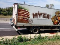 crisis migratoria en europa: 50 refugiados murieron asfixiados en un camion crisis migratoria en europa: 50 refugiados murieron asfixiados en un camion